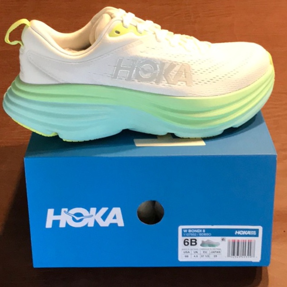 Hoka One One Women’s Bondi 8 size 6B